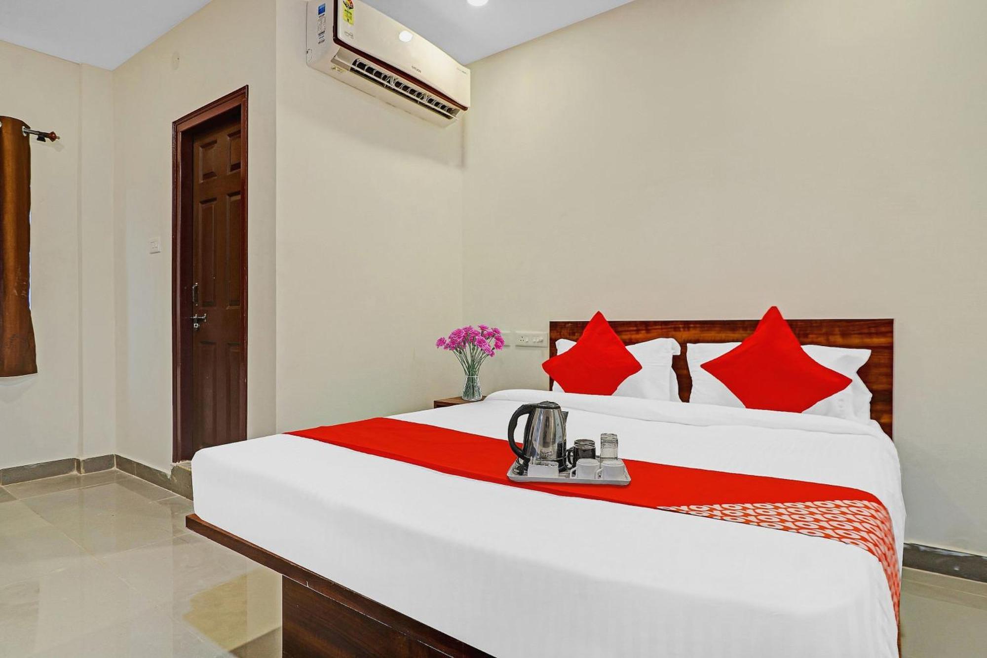 Hotel O Night Eye Hyderabad Esterno foto