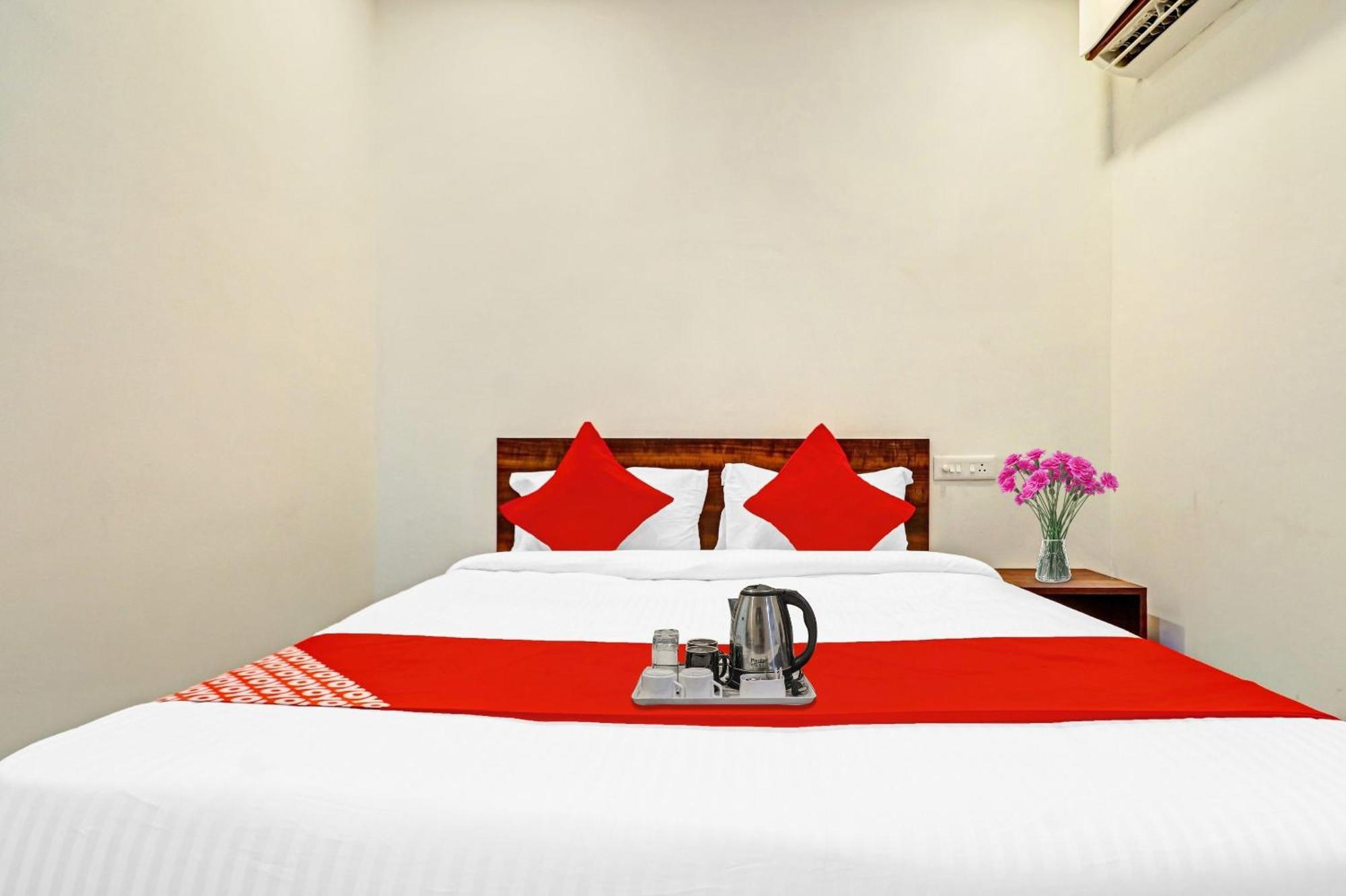 Hotel O Night Eye Hyderabad Esterno foto