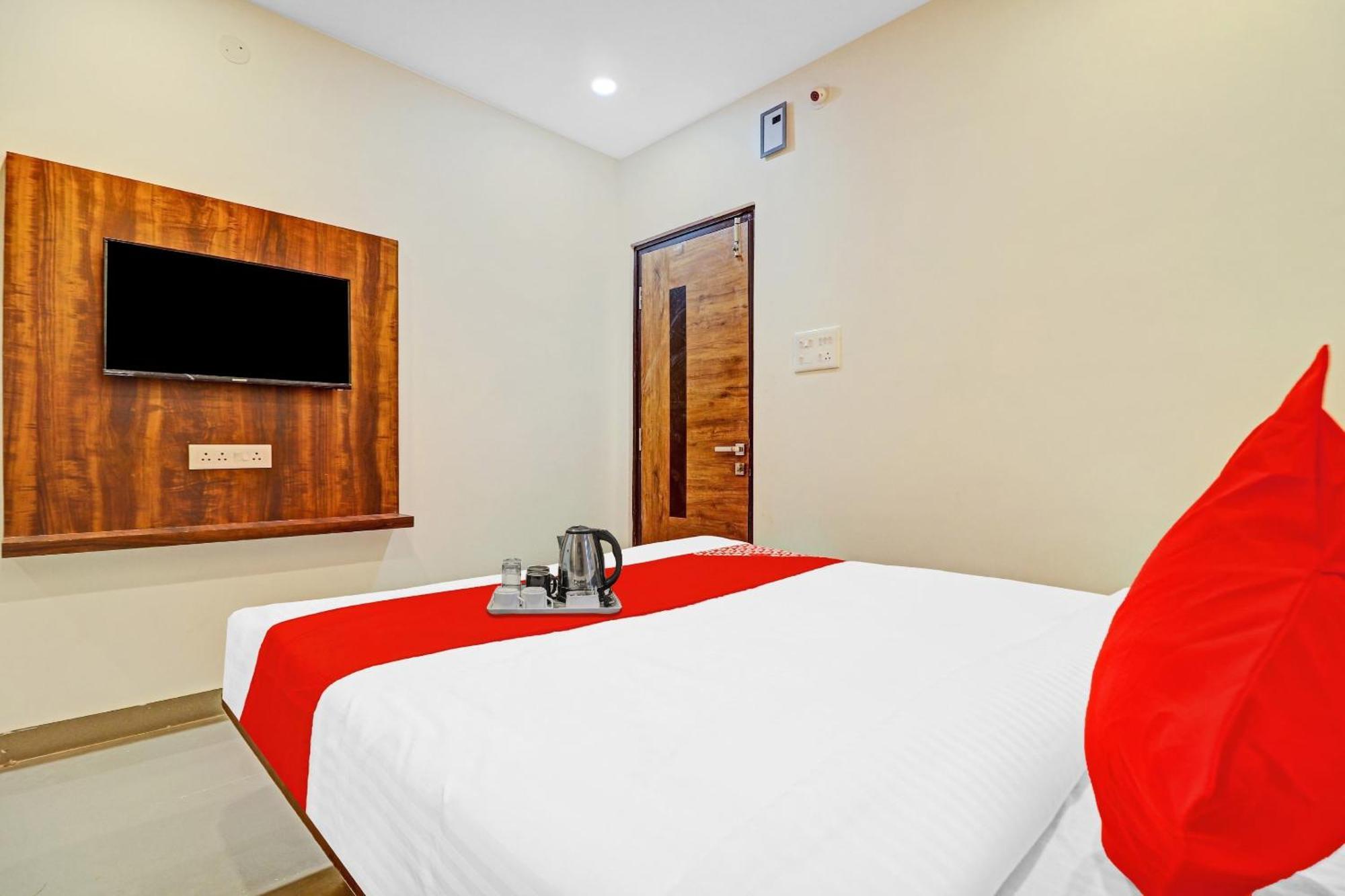 Hotel O Night Eye Hyderabad Esterno foto