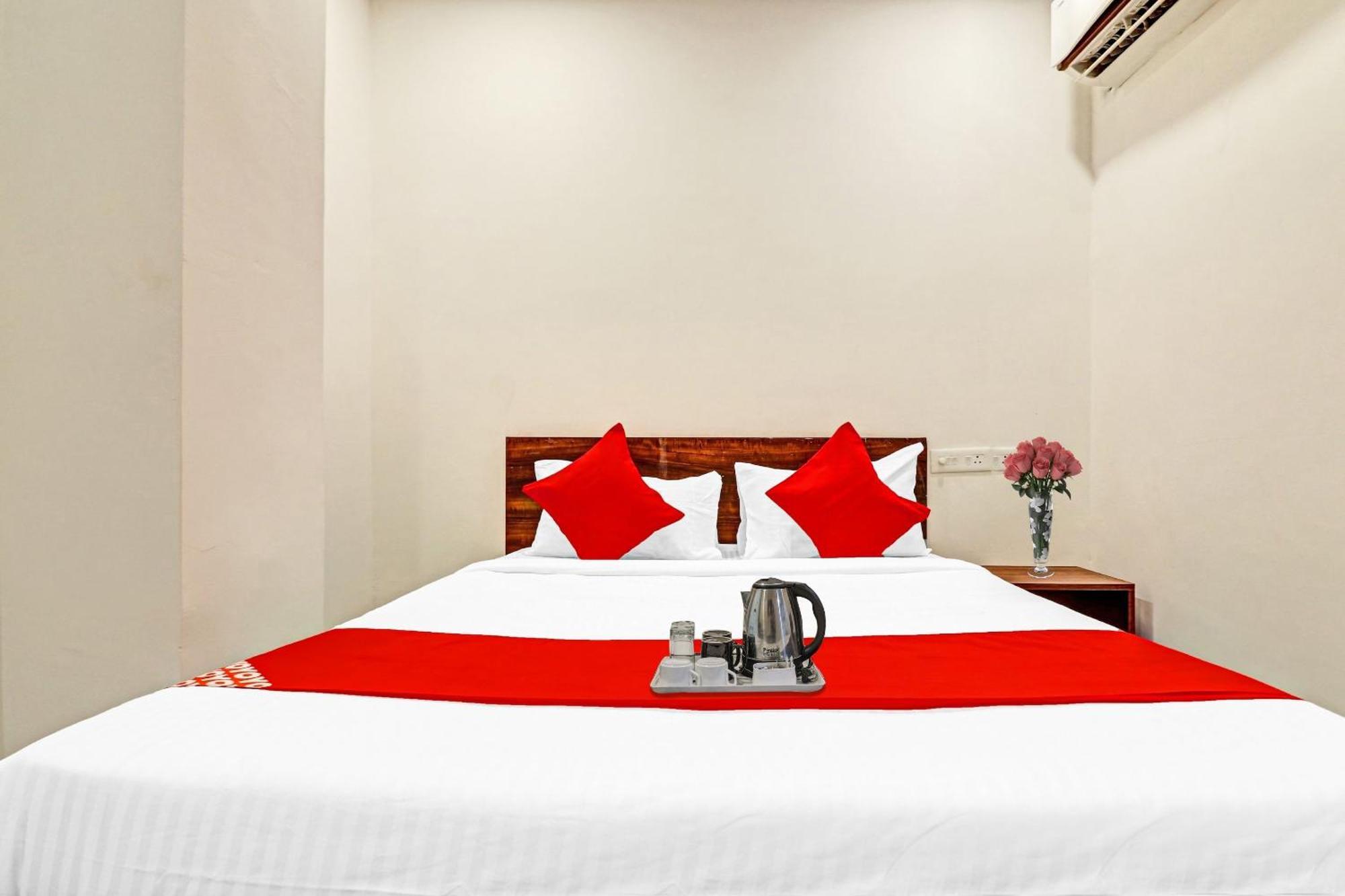Hotel O Night Eye Hyderabad Esterno foto