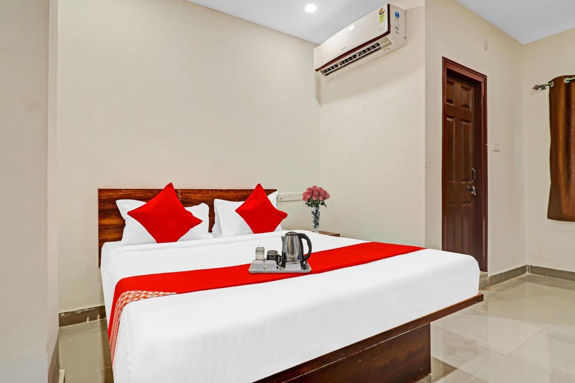 Hotel O Night Eye Hyderabad Esterno foto