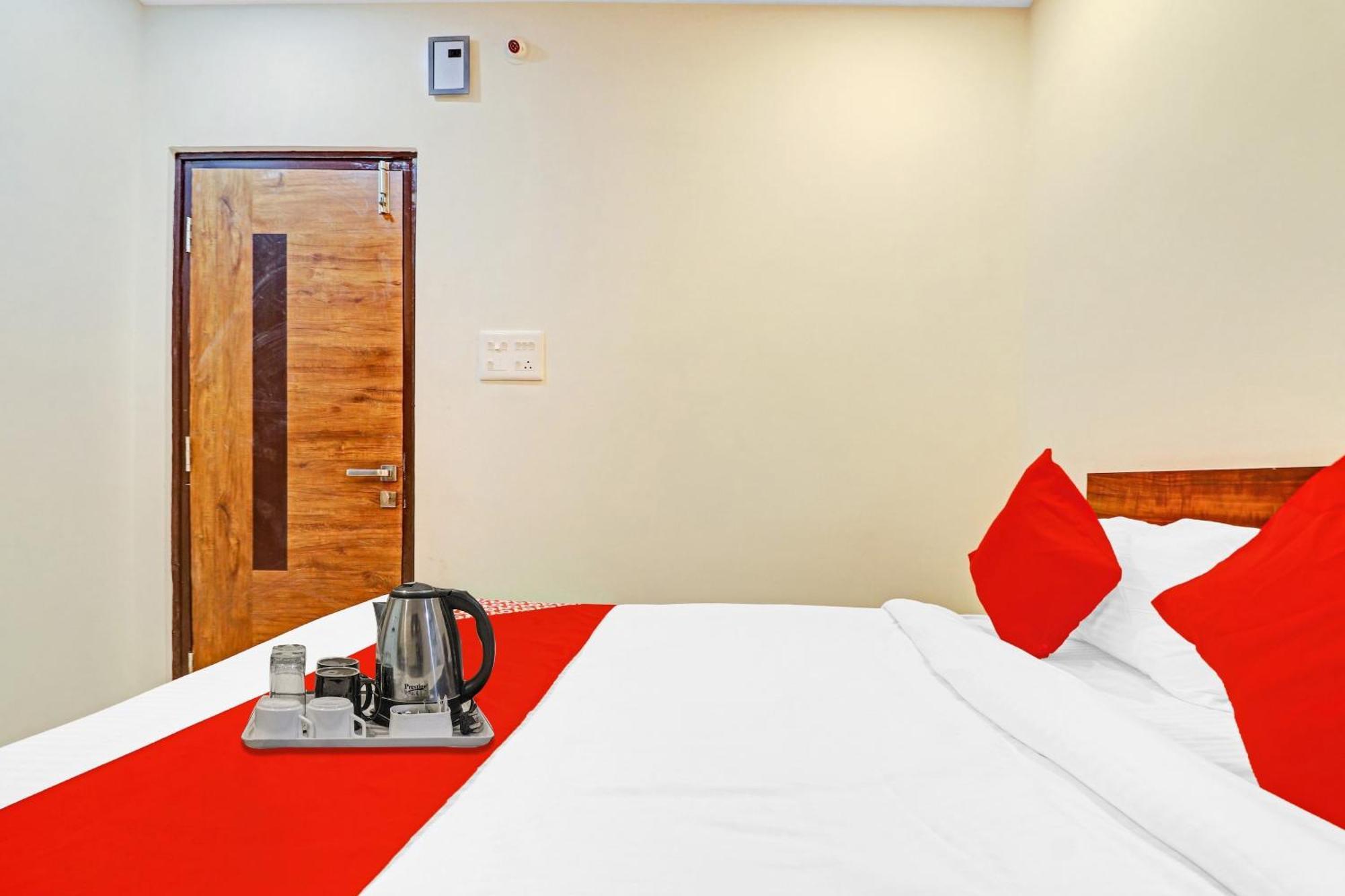 Hotel O Night Eye Hyderabad Esterno foto