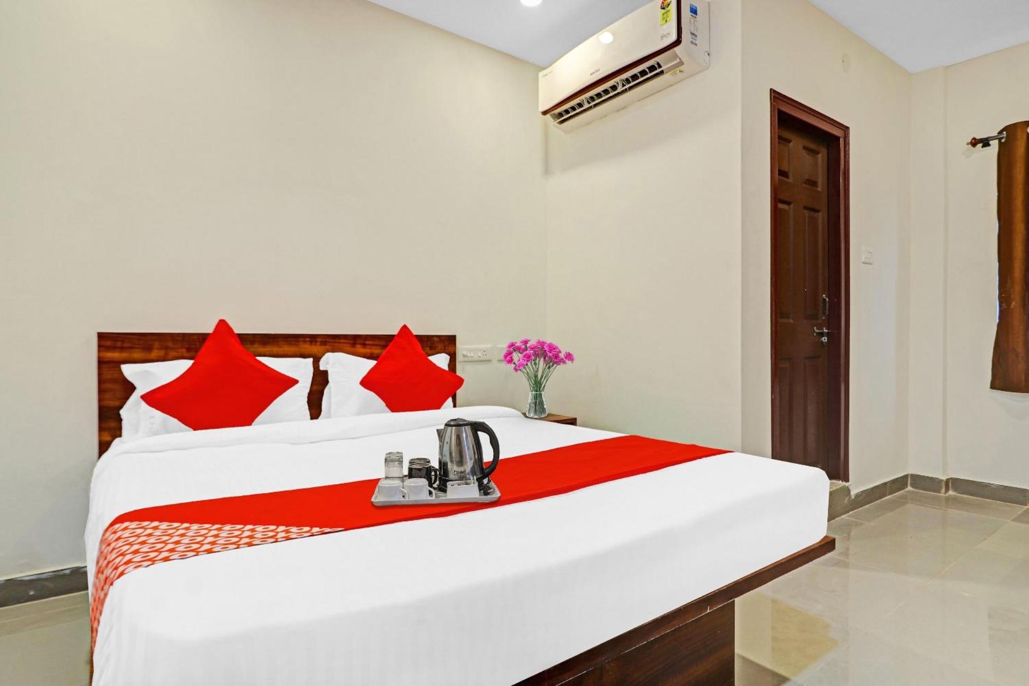 Hotel O Night Eye Hyderabad Esterno foto