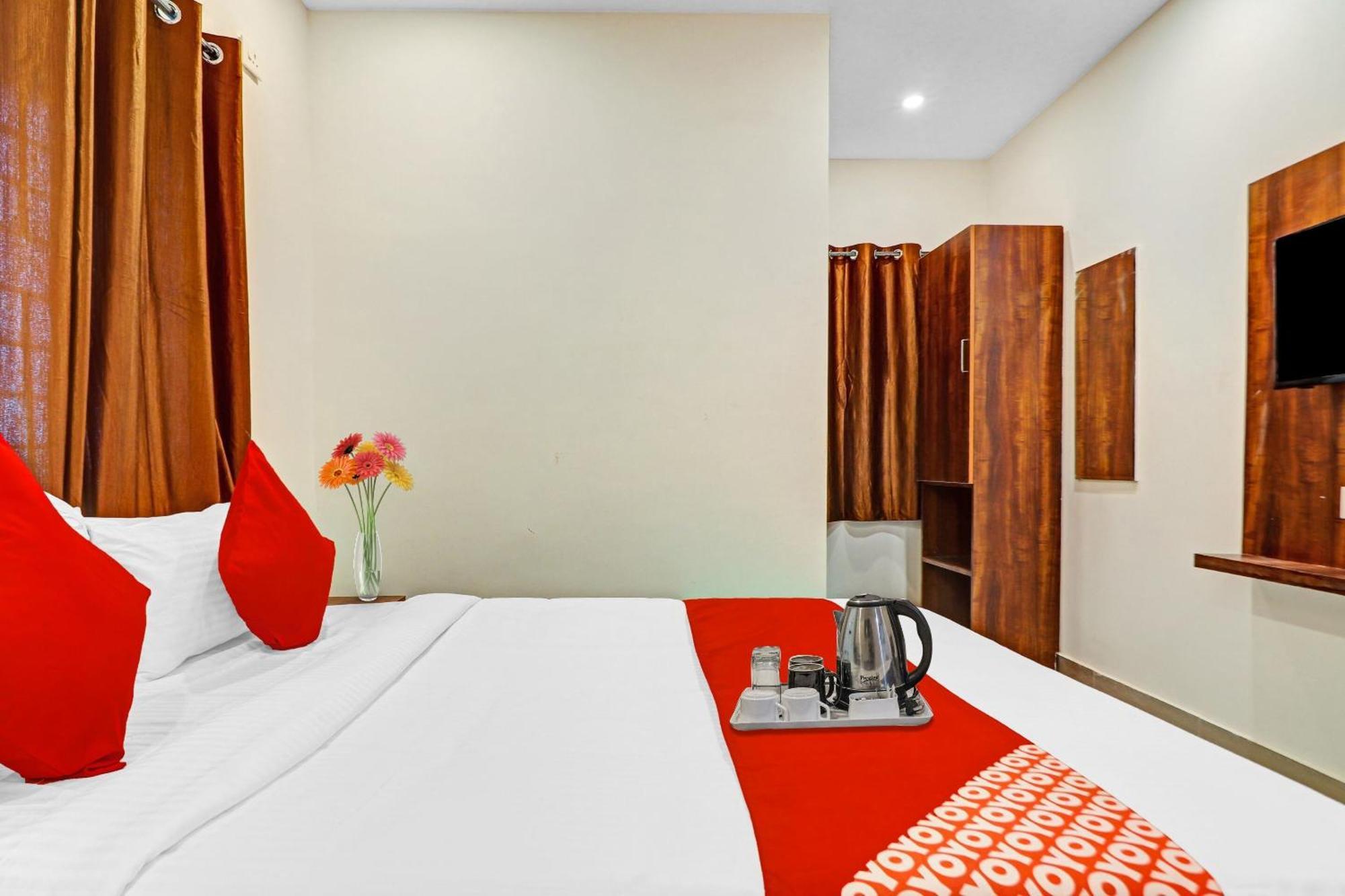 Hotel O Night Eye Hyderabad Esterno foto