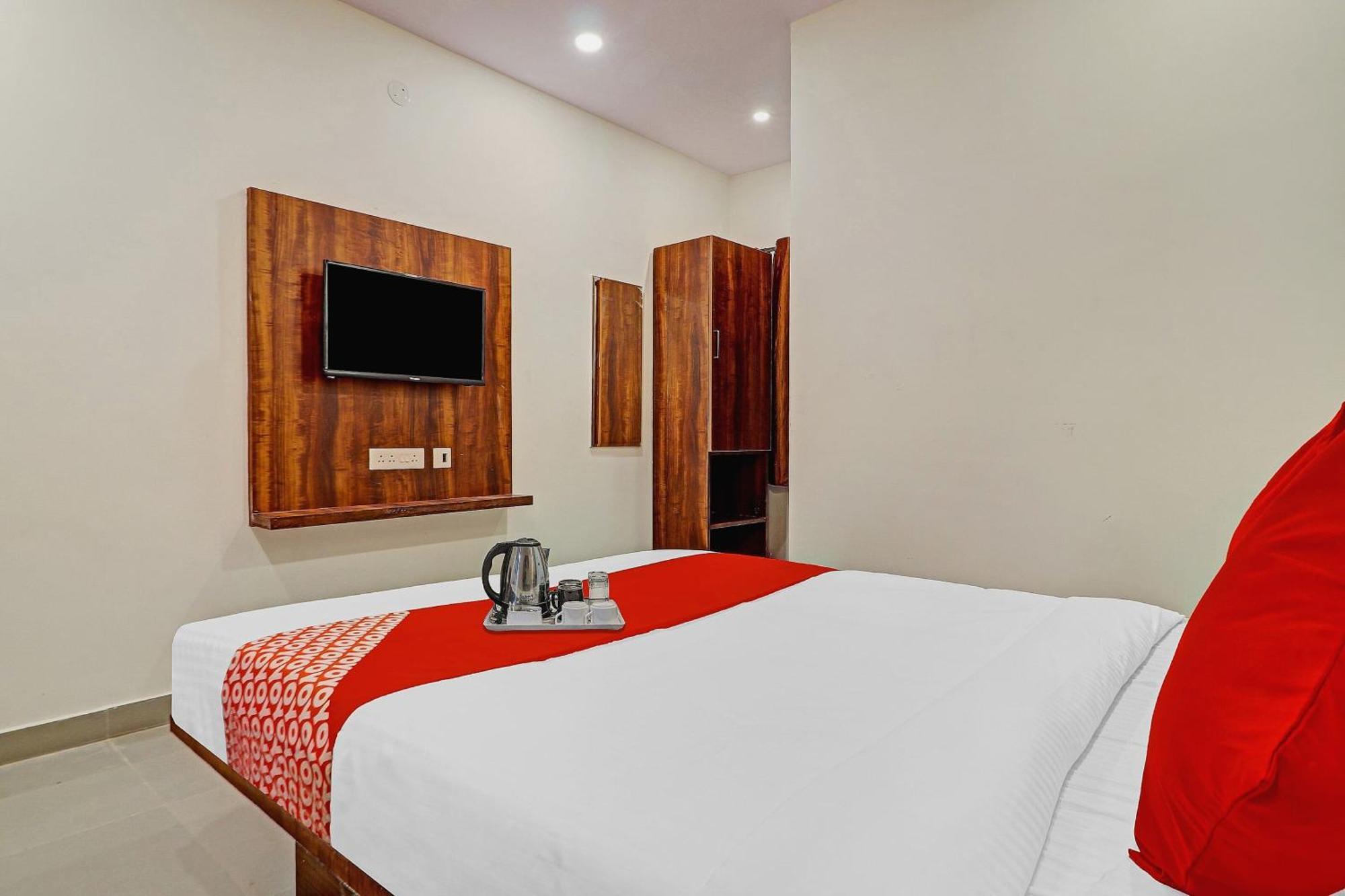 Hotel O Night Eye Hyderabad Esterno foto