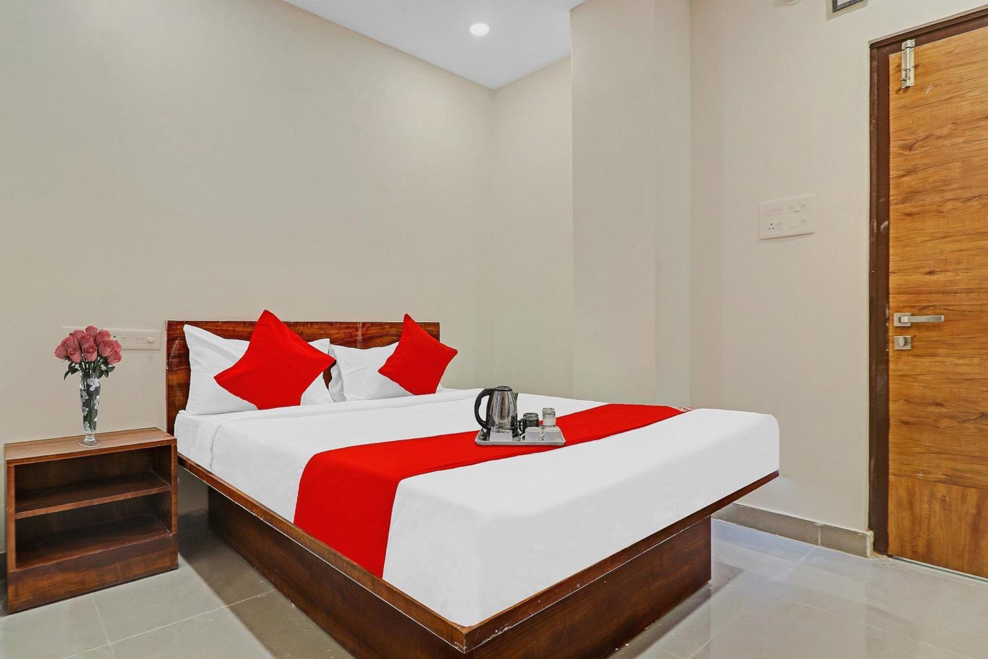 Hotel O Night Eye Hyderabad Esterno foto